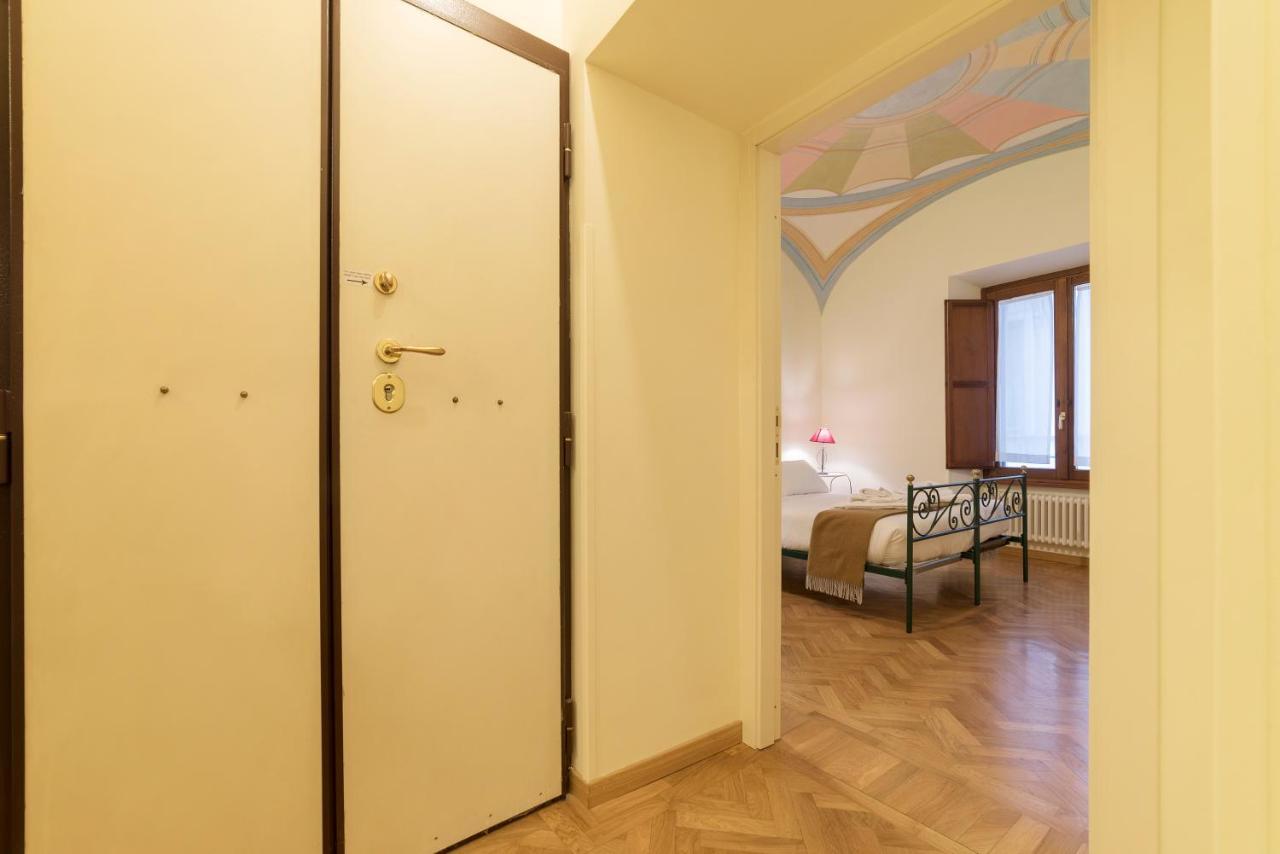 Casa Cornacchie - FromhometoРим Экстерьер фото